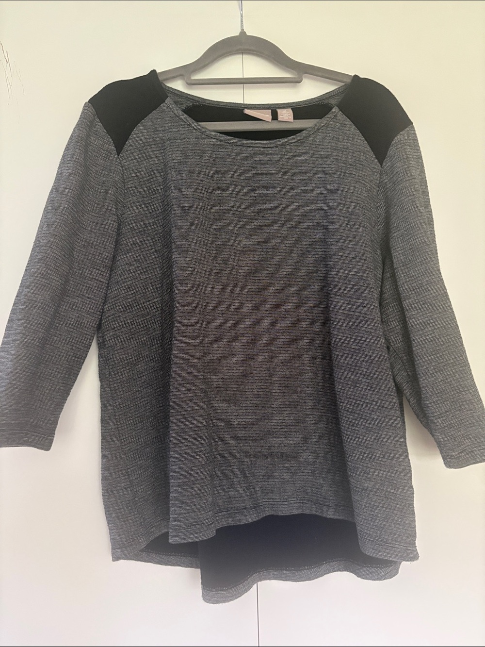 Chico's Gray and Black Textured Tunic 2